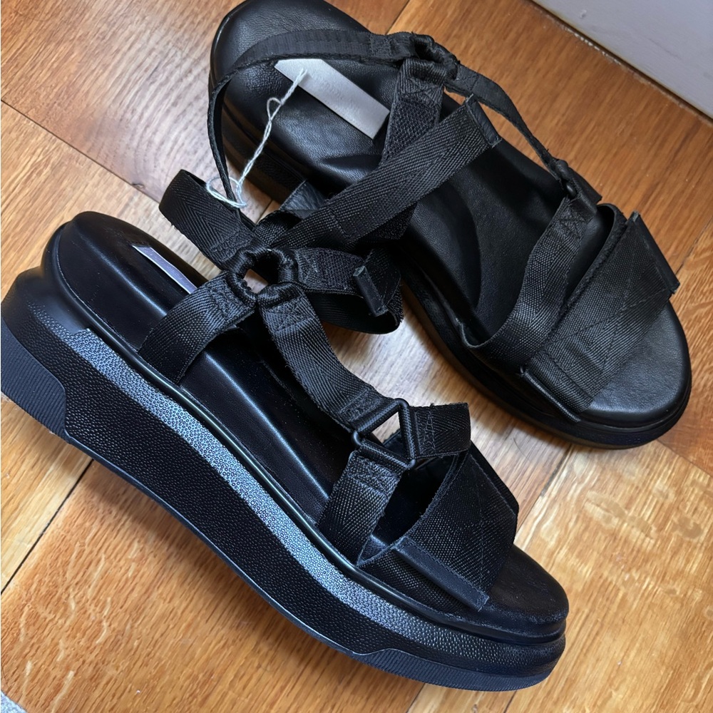 Suzanne Rae Velcro Sandals 40